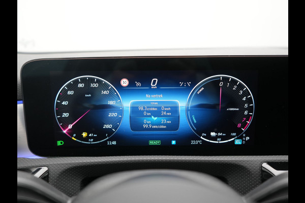 Mercedes-Benz A-Klasse 250 e AMG Line PHEV 218pk FACELIFT Dealer O.H. | Panodak | Multi Beam LED | Camera | Alcantara Sportstoelen Verwarmd | Keyless | Sfeerverlichting | Apple Carplay | Cruise Control | Navigatie | DAB | 19"L.M | Plug In Hybrid