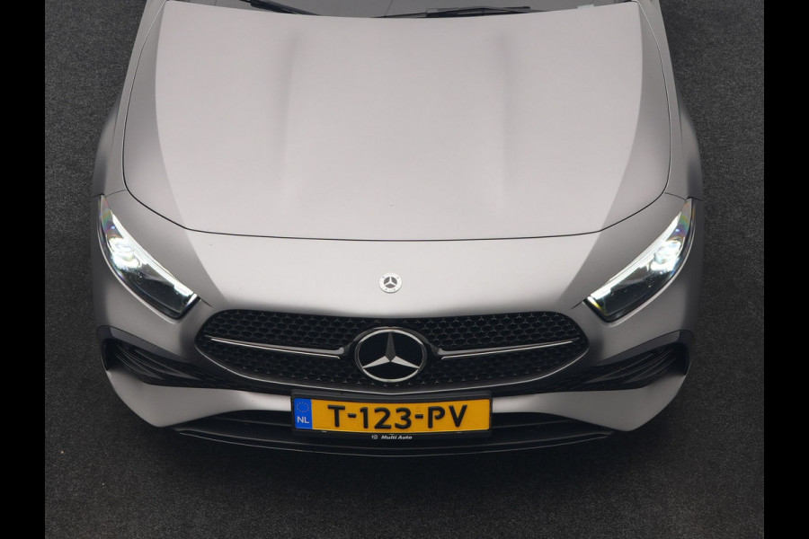 Mercedes-Benz A-Klasse 250 e AMG Line PHEV 218pk FACELIFT Dealer O.H. | Panodak | Multi Beam LED | Camera | Alcantara Sportstoelen Verwarmd | Keyless | Sfeerverlichting | Apple Carplay | Cruise Control | Navigatie | DAB | 19"L.M | Plug In Hybrid