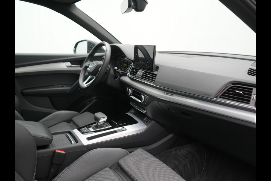 Audi Q5 55 TFSI e 2x S Line PHEV 367pk | Trekhaak Af Fabriek | Panodak | 360 Camera | Lederen Sportstoelen Memory & Verwarmd | Keyless | Blis | Apple Carplay | Cruise Control | Navigatie | DAB | Plug In Hybrid |