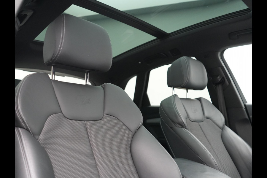 Audi Q5 55 TFSI e 2x S Line PHEV 367pk | Trekhaak Af Fabriek | Panodak | 360 Camera | Lederen Sportstoelen Memory & Verwarmd | Keyless | Blis | Apple Carplay | Cruise Control | Navigatie | DAB | Plug In Hybrid |