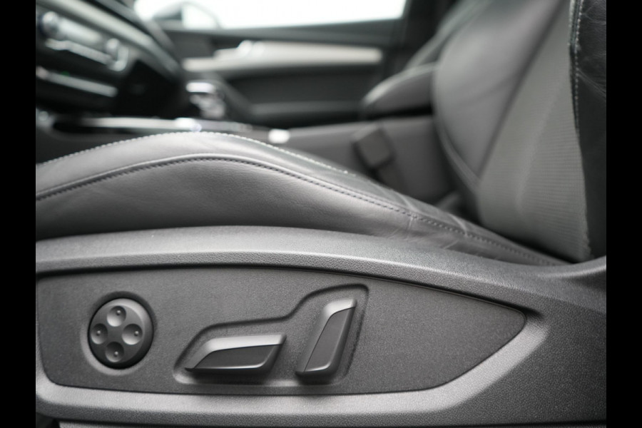 Audi Q5 55 TFSI e 2x S Line PHEV 367pk | Trekhaak Af Fabriek | Panodak | 360 Camera | Lederen Sportstoelen Memory & Verwarmd | Keyless | Blis | Apple Carplay | Cruise Control | Navigatie | DAB | Plug In Hybrid |