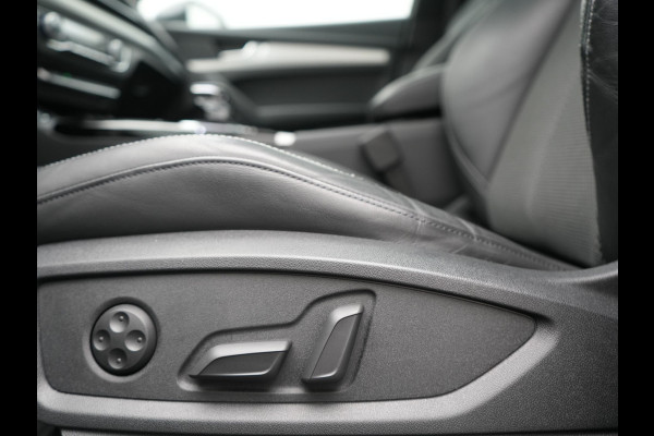 Audi Q5 55 TFSI e 2x S Line PHEV 367pk | Trekhaak Af Fabriek | Panodak | 360 Camera | Lederen Sportstoelen Memory & Verwarmd | Keyless | Blis | Apple Carplay | Cruise Control | Navigatie | DAB | Plug In Hybrid |