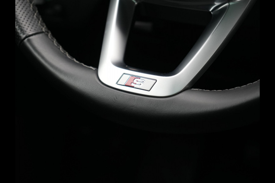 Audi Q5 55 TFSI e 2x S Line PHEV 367pk | Trekhaak Af Fabriek | Panodak | 360 Camera | Lederen Sportstoelen Memory & Verwarmd | Keyless | Blis | Apple Carplay | Cruise Control | Navigatie | DAB | Plug In Hybrid |
