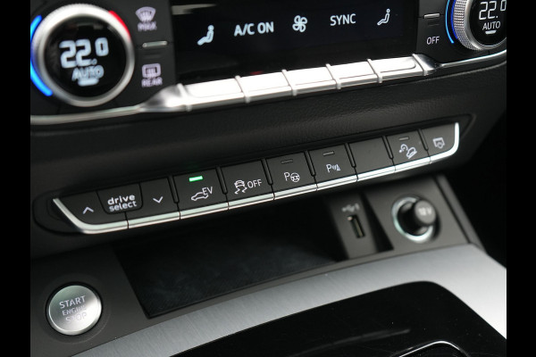 Audi Q5 55 TFSI e 2x S Line PHEV 367pk | Trekhaak Af Fabriek | Panodak | 360 Camera | Lederen Sportstoelen Memory & Verwarmd | Keyless | Blis | Apple Carplay | Cruise Control | Navigatie | DAB | Plug In Hybrid |