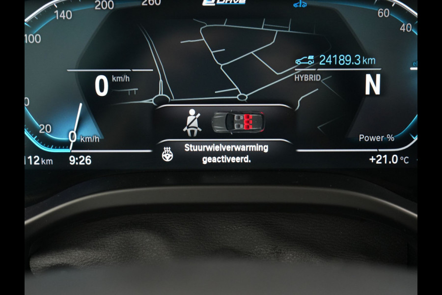 BMW X3 xDrive30e Advantage FACELIFT PHEV 293pk Dealer O.H. | Trekhaak Af Fabriek | Panodak | 360 Camera | Lederen Sportstoelen & Stuur Verwarmd | Apple Carplay | Navigatie | DAB | Virtual Cockpit | Plug In Hybrid |