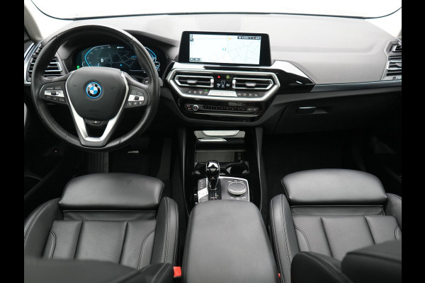 BMW X3 xDrive30e Advantage FACELIFT PHEV 293pk Dealer O.H. | Trekhaak Af Fabriek | Panodak | 360 Camera | Lederen Sportstoelen & Stuur Verwarmd | Apple Carplay | Navigatie | DAB | Virtual Cockpit | Plug In Hybrid |