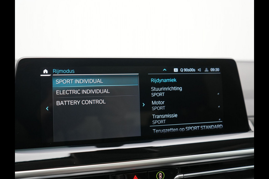 BMW X3 xDrive30e Advantage FACELIFT PHEV 293pk Dealer O.H. | Trekhaak Af Fabriek | Panodak | 360 Camera | Lederen Sportstoelen & Stuur Verwarmd | Apple Carplay | Navigatie | DAB | Virtual Cockpit | Plug In Hybrid |