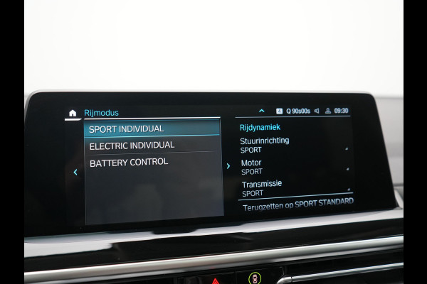 BMW X3 xDrive30e Advantage FACELIFT PHEV 293pk Dealer O.H. | Trekhaak Af Fabriek | Panodak | 360 Camera | Lederen Sportstoelen & Stuur Verwarmd | Apple Carplay | Navigatie | DAB | Virtual Cockpit | Plug In Hybrid |