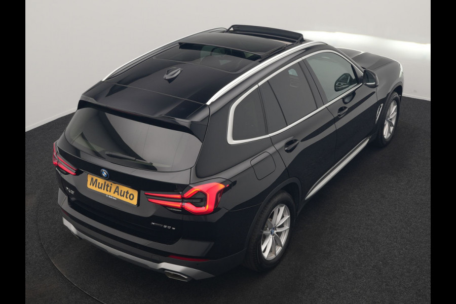 BMW X3 xDrive30e Advantage FACELIFT PHEV 293pk Dealer O.H. | Trekhaak Af Fabriek | Panodak | 360 Camera | Lederen Sportstoelen & Stuur Verwarmd | Apple Carplay | Navigatie | DAB | Virtual Cockpit | Plug In Hybrid |