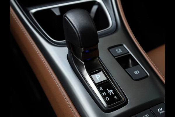 Lexus LBX 1.5 Relax 2WD | Leder | Memory Seat | Dodehoek
