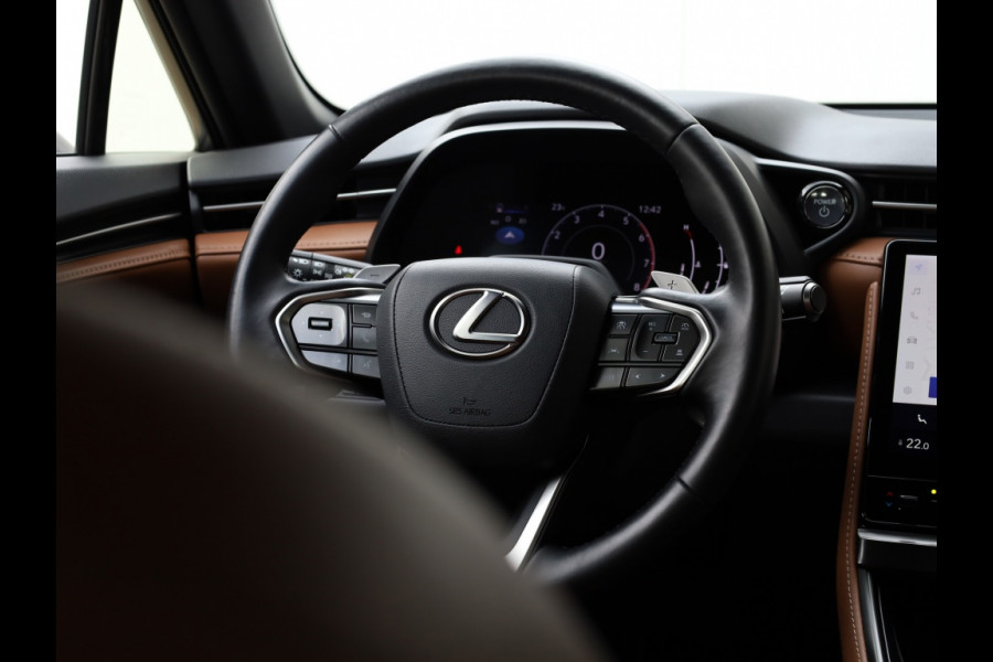 Lexus LBX 1.5 Relax 2WD | Leder | Memory Seat | Dodehoek
