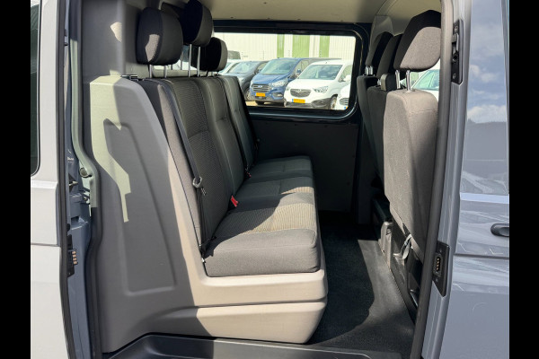 Volkswagen Transporter 2.0 TDI L2H1 30 DC / 6 pers / App connect / Dubbel cabine