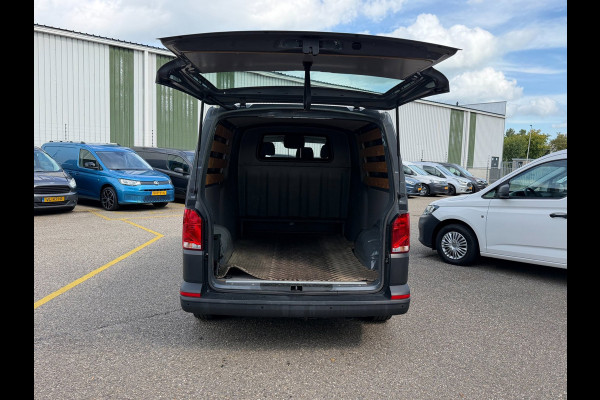 Volkswagen Transporter 2.0 TDI L2H1 30 DC / 6 pers / App connect / Dubbel cabine