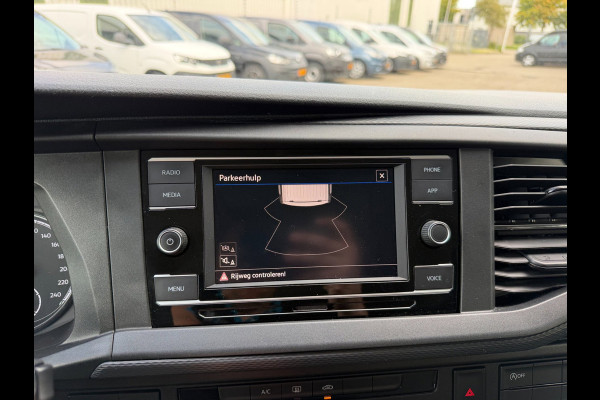 Volkswagen Transporter 2.0 TDI L2H1 30 DC / 6 pers / App connect / Dubbel cabine