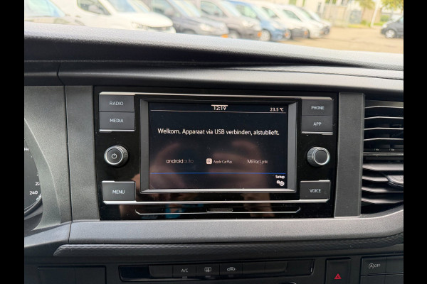 Volkswagen Transporter 2.0 TDI L2H1 30 DC / 6 pers / App connect / Dubbel cabine