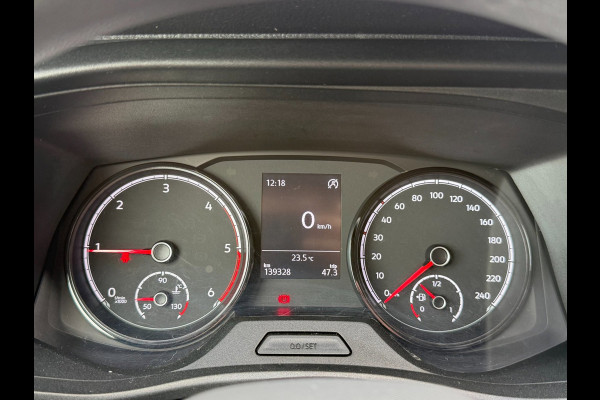 Volkswagen Transporter 2.0 TDI L2H1 30 DC / 6 pers / App connect / Dubbel cabine