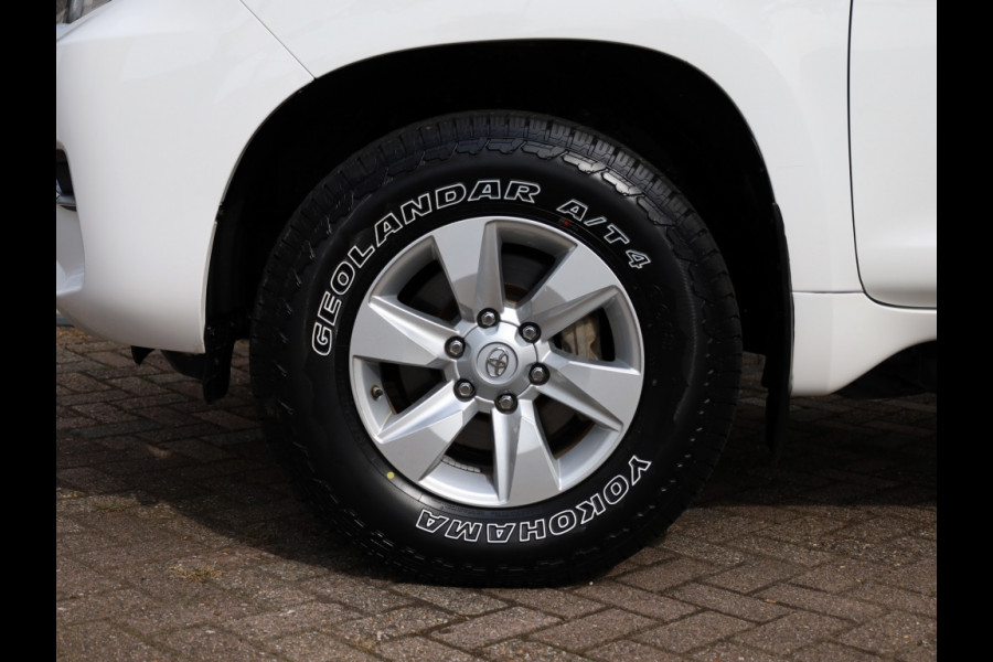 Toyota Land Cruiser 2.8 D4-D-F 3 DRS BLIND VAN | Cruise Control