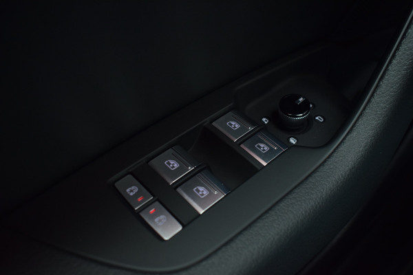 Audi A6 Avant 55 TFSI e Quattro S-edition Competition Pano | B&O | 21" | Nachtzicht