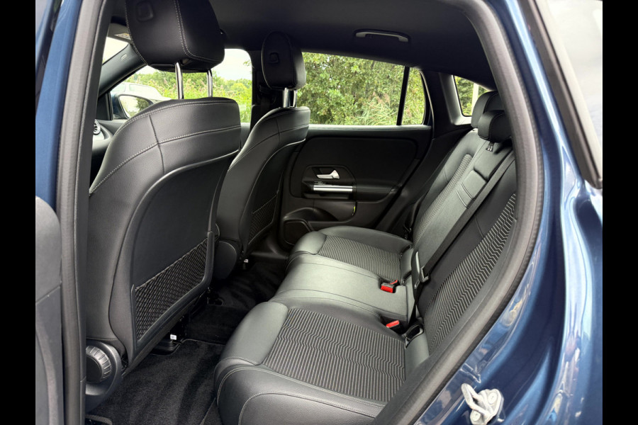 Mercedes-Benz EQA 250 Business Solution Luxury 67 kWh SOH 93.9%, Navi, Camera, Trekhaak, Sfeerverlichting