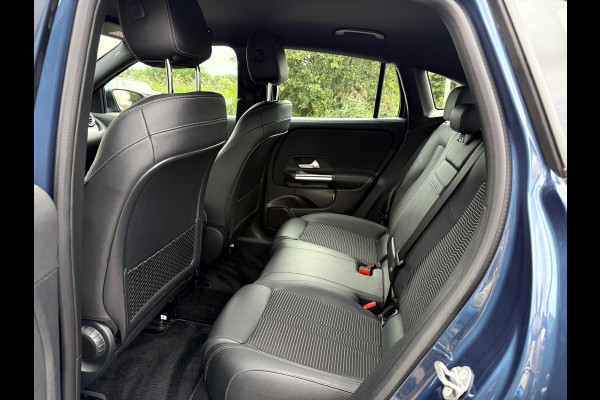 Mercedes-Benz EQA 250 Business Solution Luxury 67 kWh SOH 93.9%, Navi, Camera, Trekhaak, Sfeerverlichting