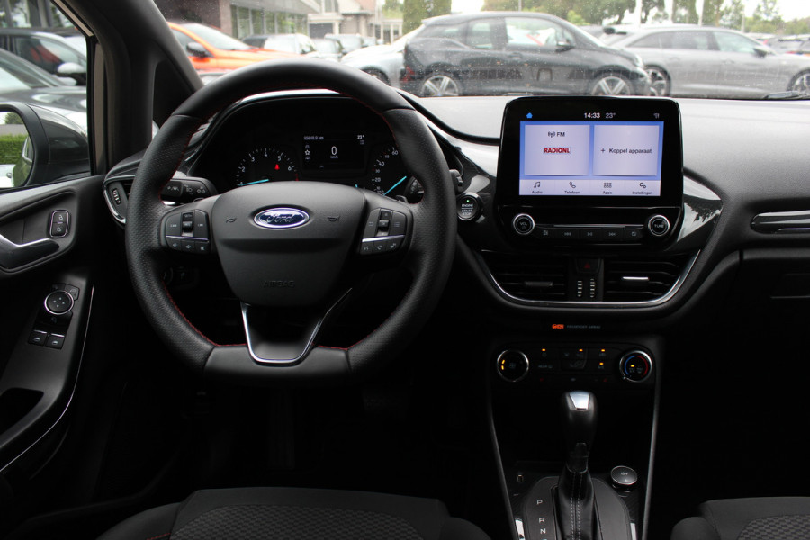 Ford Fiesta 1.0 EcoBoost ST-Line / Navigatie / Parkeerhulp achter / 17'' / Stoelverwarming / Cruise Control