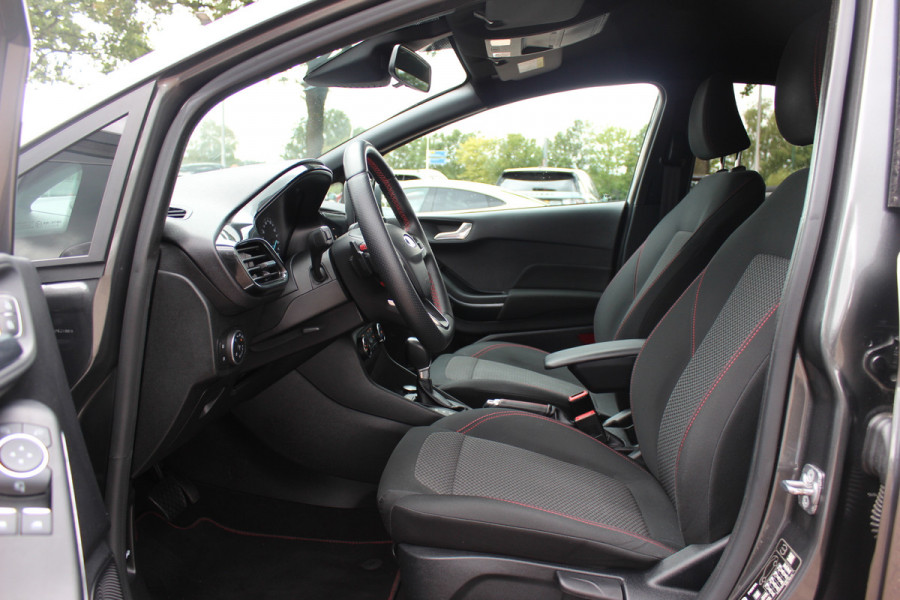 Ford Fiesta 1.0 EcoBoost ST-Line / Navigatie / Parkeerhulp achter / 17'' / Stoelverwarming / Cruise Control