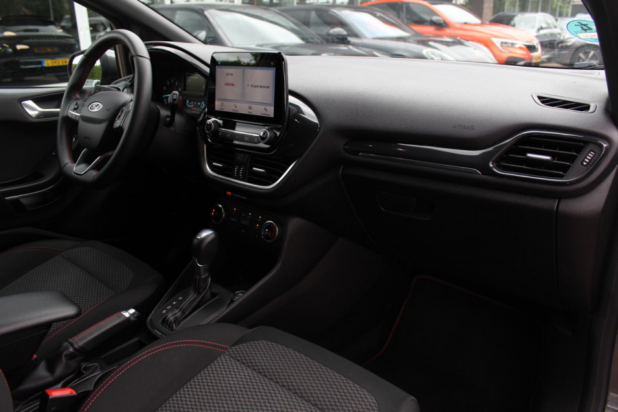 Ford Fiesta 1.0 EcoBoost ST-Line / Navigatie / Parkeerhulp achter / 17'' / Stoelverwarming / Cruise Control