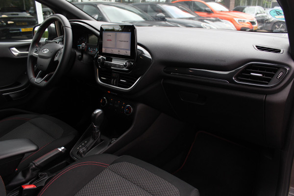 Ford Fiesta 1.0 EcoBoost ST-Line / Navigatie / Parkeerhulp achter / 17'' / Stoelverwarming / Cruise Control