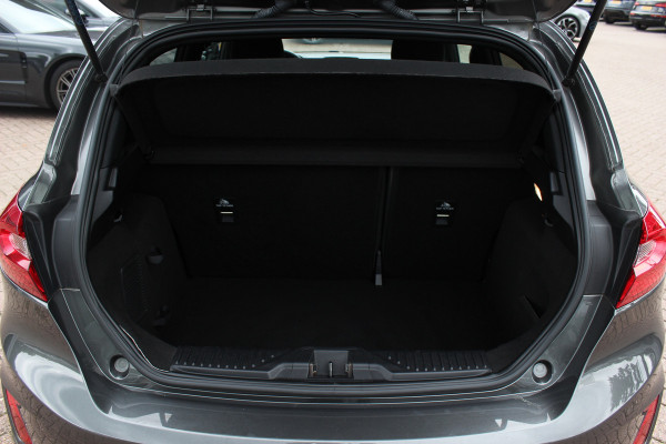 Ford Fiesta 1.0 EcoBoost ST-Line / Navigatie / Parkeerhulp achter / 17'' / Stoelverwarming / Cruise Control