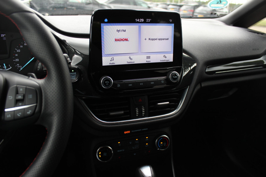 Ford Fiesta 1.0 EcoBoost ST-Line / Navigatie / Parkeerhulp achter / 17'' / Stoelverwarming / Cruise Control