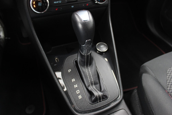 Ford Fiesta 1.0 EcoBoost ST-Line / Navigatie / Parkeerhulp achter / 17'' / Stoelverwarming / Cruise Control