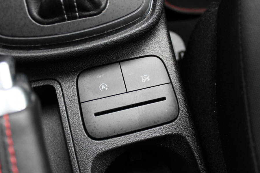 Ford Fiesta 1.0 EcoBoost ST-Line / Navigatie / Parkeerhulp achter / 17'' / Stoelverwarming / Cruise Control