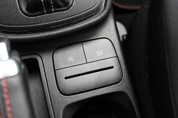 Ford Fiesta 1.0 EcoBoost ST-Line / Navigatie / Parkeerhulp achter / 17'' / Stoelverwarming / Cruise Control