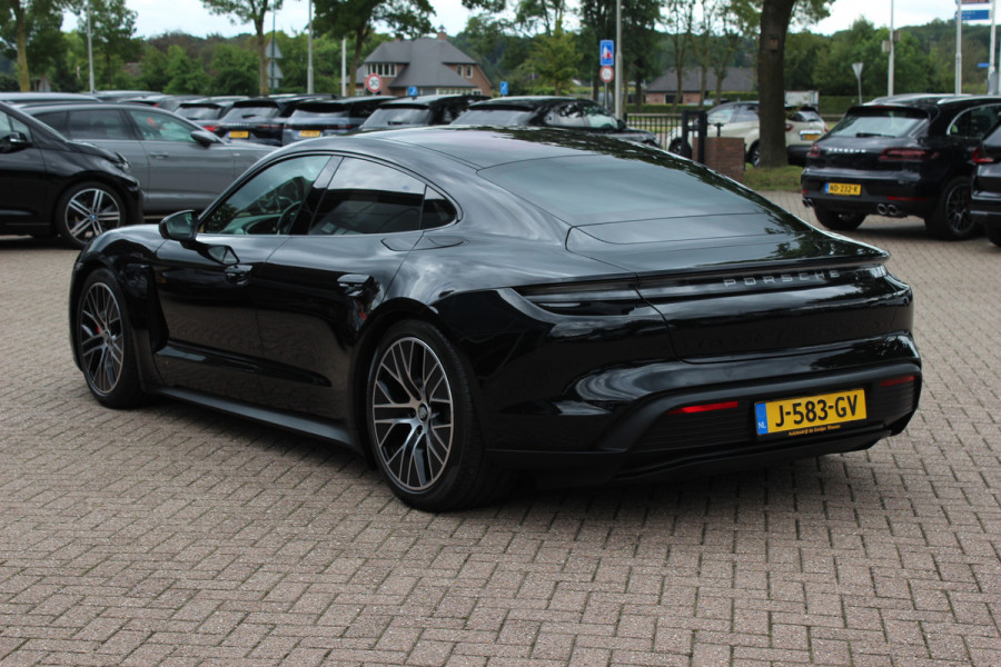Porsche Taycan 4S Performance 84 kWh / SoH 91,2% / Panoramadak / 360Camera / Luchtvering / Massage+Ventilatie / Keyless / 20'' / Bose / Sportchrono / Dodehoek / DAB / InnoDrive / ACC