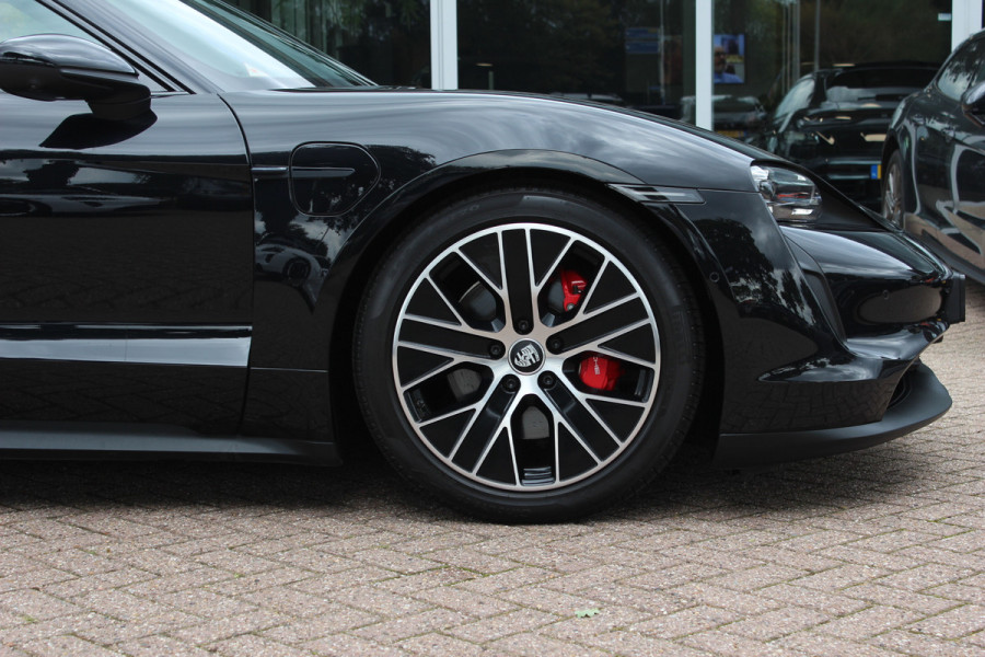 Porsche Taycan 4S Performance 84 kWh / SoH 91,2% / Panoramadak / 360Camera / Luchtvering / Massage+Ventilatie / Keyless / 20'' / Bose / Sportchrono / Dodehoek / DAB / InnoDrive / ACC