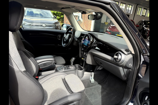 MINI Electric Resolute Edition 33 kWh SOH 94.8, Camera, App Connect, 17''Lmv