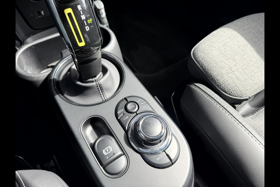 MINI Electric Resolute Edition 33 kWh SOH 94.8, Camera, App Connect, 17''Lmv