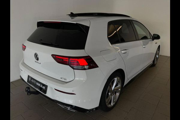Volkswagen Golf 1.5 eTSI R-Line Business+ AUTOMAAT AIRCO PANO NAVI CRUISE STOELVERW APPLE CARPLAY PDC CAMERA TREKHAAK NIEUWSTAAT