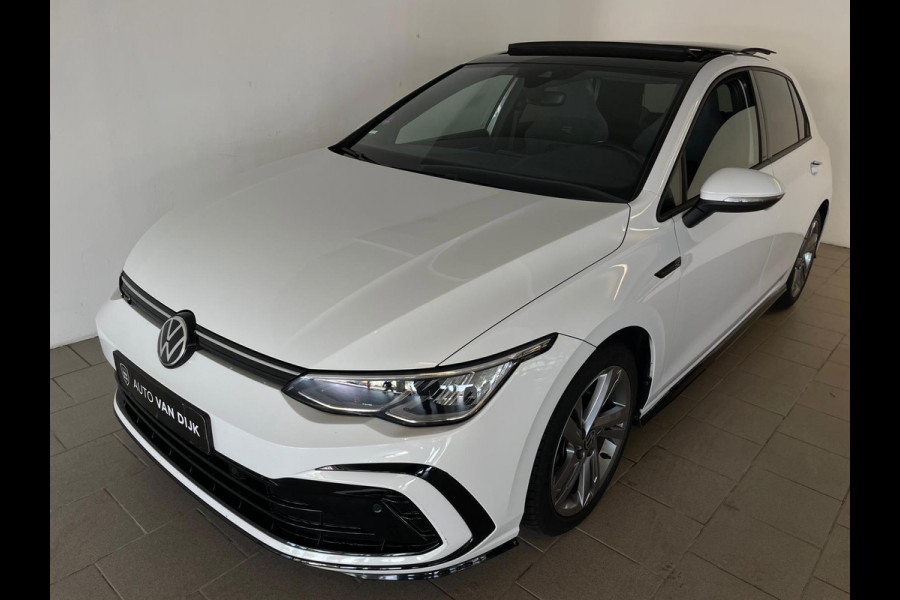 Volkswagen Golf 1.5 eTSI R-Line Business+ AUTOMAAT AIRCO PANO NAVI CRUISE STOELVERW APPLE CARPLAY PDC CAMERA TREKHAAK NIEUWSTAAT