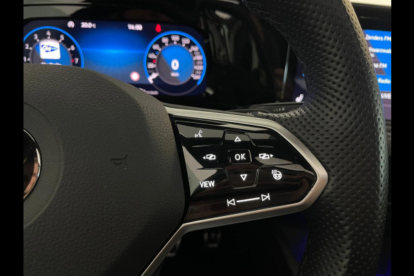 Volkswagen Golf 1.5 eTSI R-Line Business+ AUTOMAAT AIRCO PANO NAVI CRUISE STOELVERW APPLE CARPLAY PDC CAMERA TREKHAAK NIEUWSTAAT