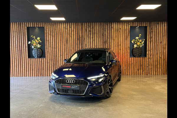 Audi A3 Sportback 35 TFSI S edition / 3x S-Line / Pano / Virtual / Stoelverwarming / Carplay / DAB