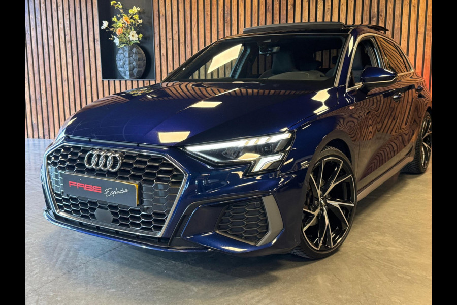 Audi A3 Sportback 35 TFSI S edition / 3x S-Line / Pano / Virtual / Stoelverwarming / Carplay / DAB