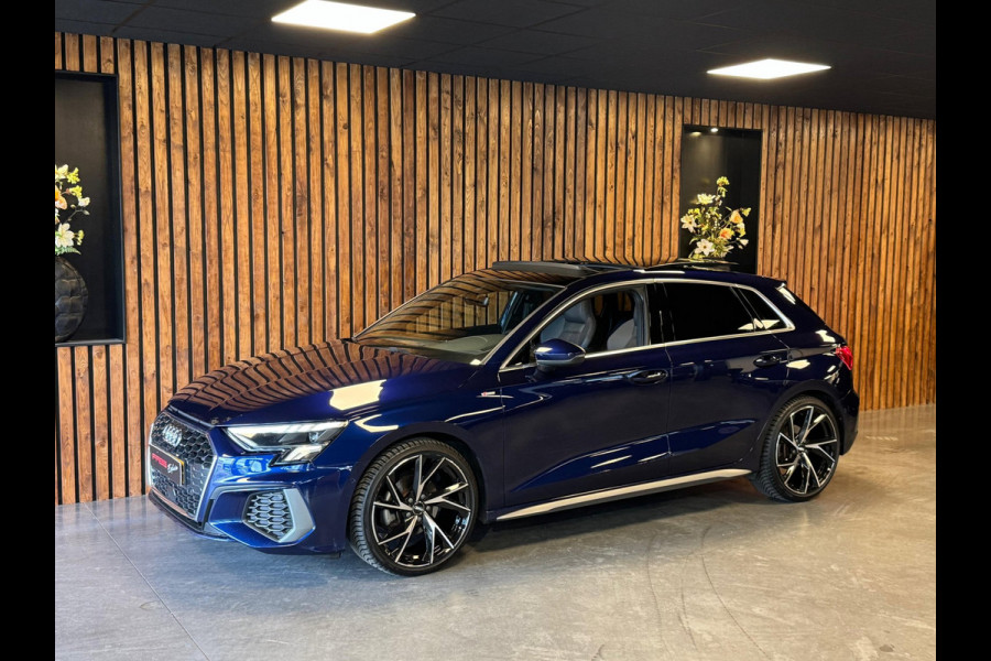 Audi A3 Sportback 35 TFSI S edition / 3x S-Line / Pano / Virtual / Stoelverwarming / Carplay / DAB