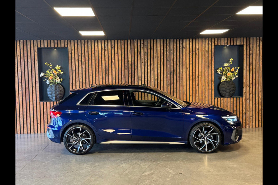 Audi A3 Sportback 35 TFSI S edition / 3x S-Line / Pano / Virtual / Stoelverwarming / Carplay / DAB
