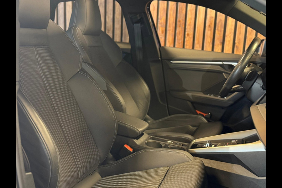 Audi A3 Sportback 35 TFSI S edition / 3x S-Line / Pano / Virtual / Stoelverwarming / Carplay / DAB