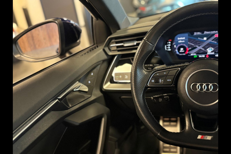 Audi A3 Sportback 35 TFSI S edition / 3x S-Line / Pano / Virtual / Stoelverwarming / Carplay / DAB