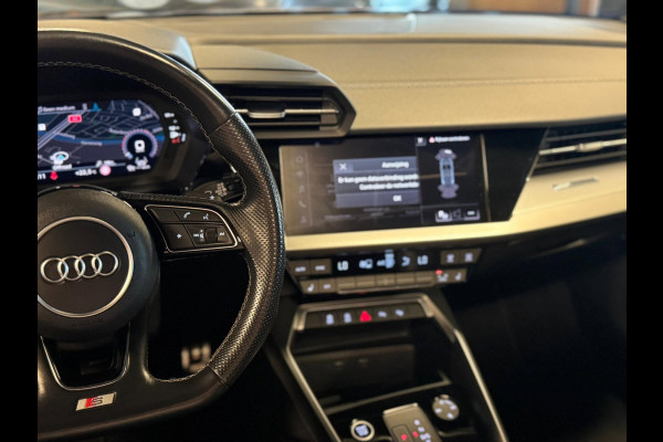 Audi A3 Sportback 35 TFSI S edition / 3x S-Line / Pano / Virtual / Stoelverwarming / Carplay / DAB