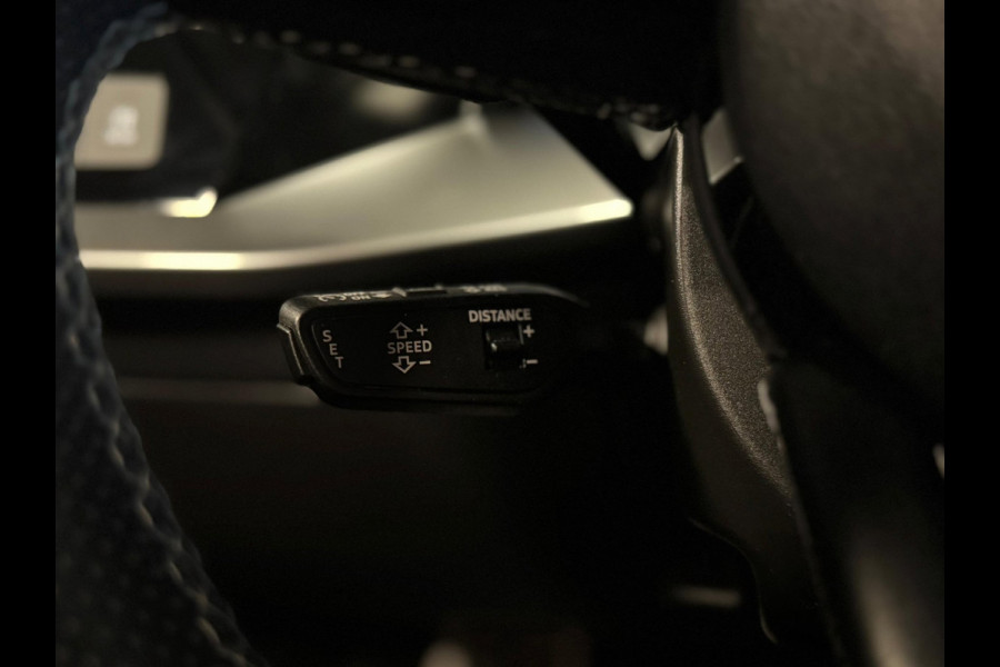 Audi A3 Sportback 35 TFSI S edition / 3x S-Line / Pano / Virtual / Stoelverwarming / Carplay / DAB