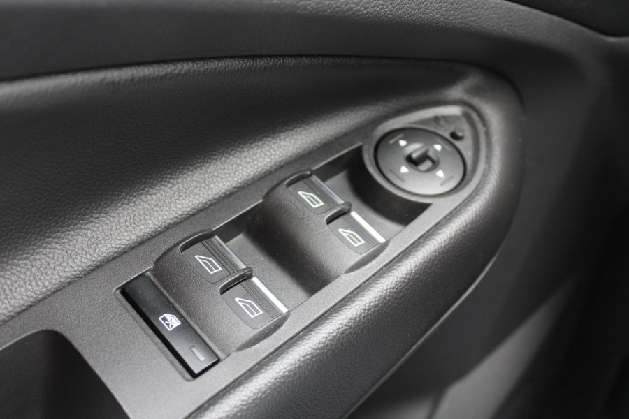Ford Kuga 1.5 EcoBoost Titanium | Stoelverwarming | Voorruitverwarming | Trekhaak | Cruise Control