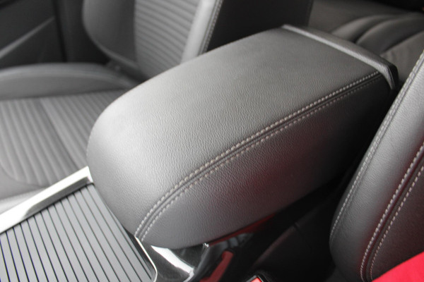 Ford Kuga 1.5 EcoBoost Titanium | Stoelverwarming | Voorruitverwarming | Trekhaak | Cruise Control